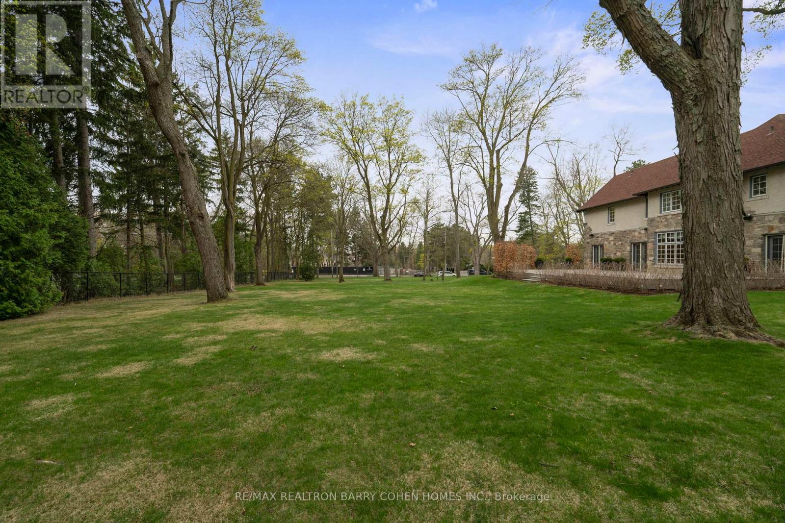 15 Park Lane Circle, Toronto, Ontario  M3B 1Z8 - Photo 41 - C12120460