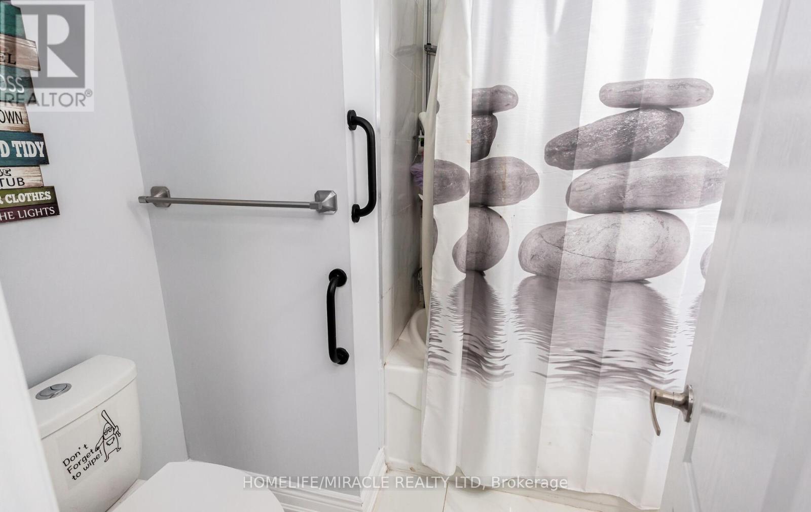 2 - 2 Craigleigh Crescent, Brampton (Avondale), Ontario  L6T 2E3 - Photo 38 - W12120227