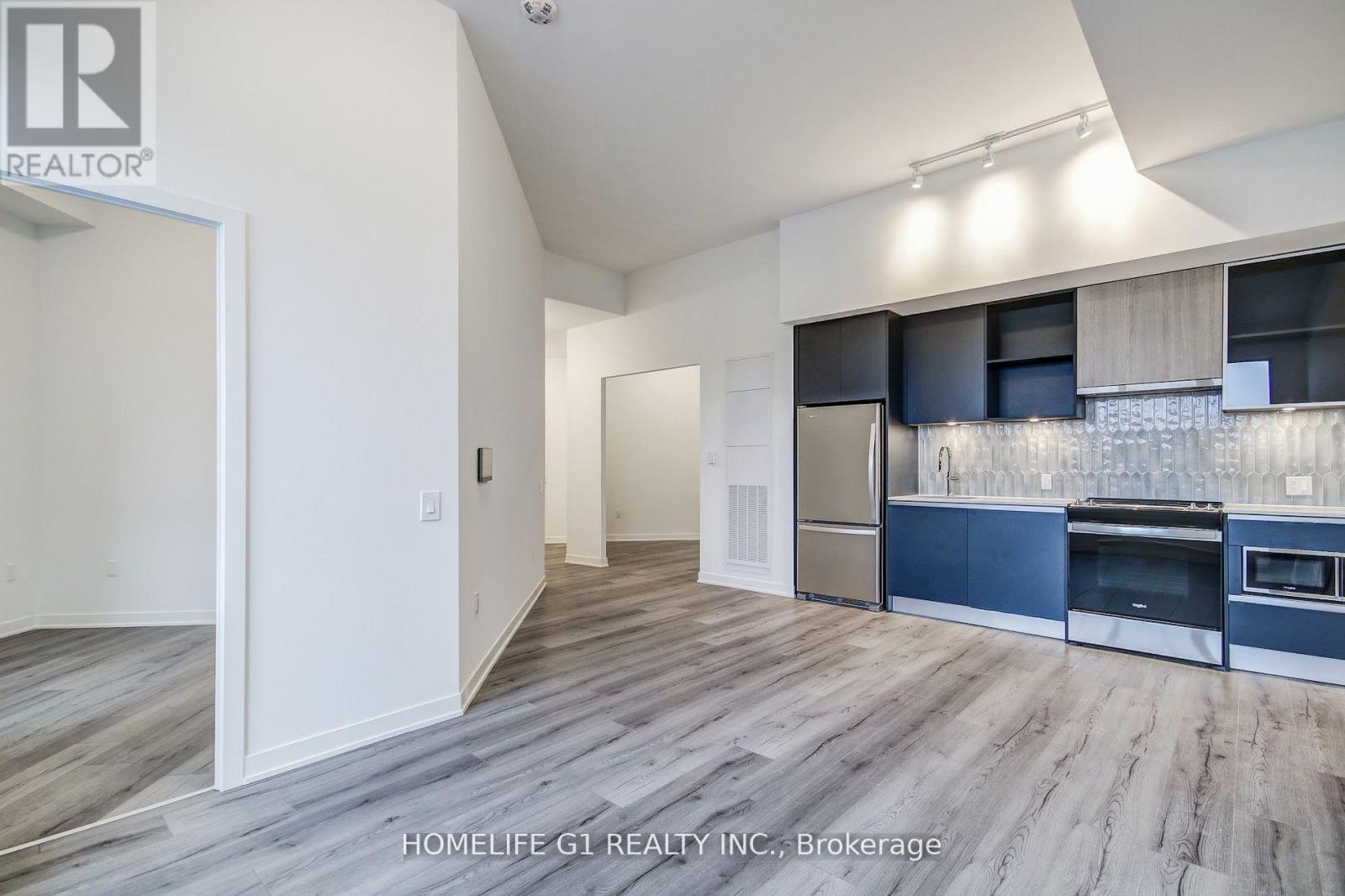 201 - 395 Dundas Street, Oakville (Go Glenorchy), Ontario  L6M 4M2 - Photo 15 - W12120259