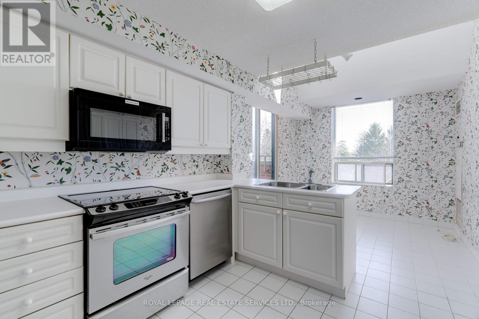 Ph8 - 221 Robinson Street, Oakville, Ontario  L6J 7N9 - Photo 11 - W12120292