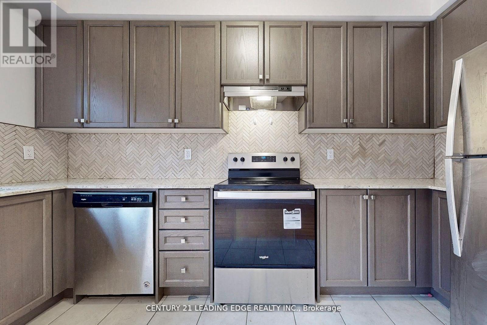 3952 Leonardo Street, Burlington, Ontario  L7M 0Z7 - Photo 9 - W12120301