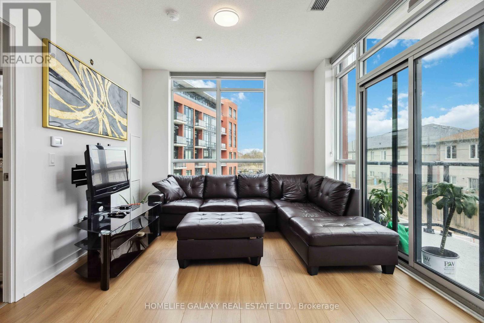 Property at 204 - 1010 DUNDAS STREET E image 5