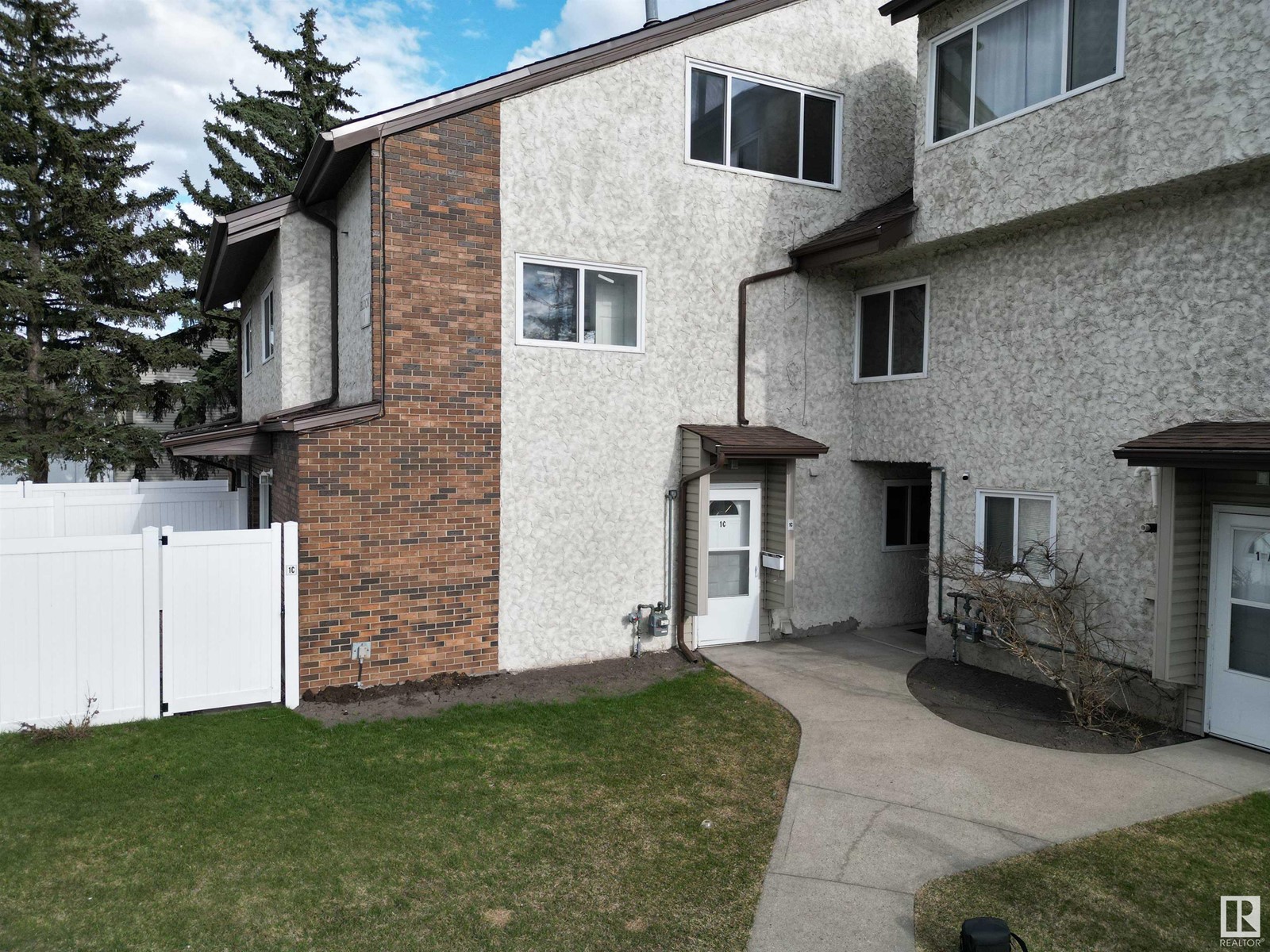 Property at 1C MEADOWLARK VG NW image 1
