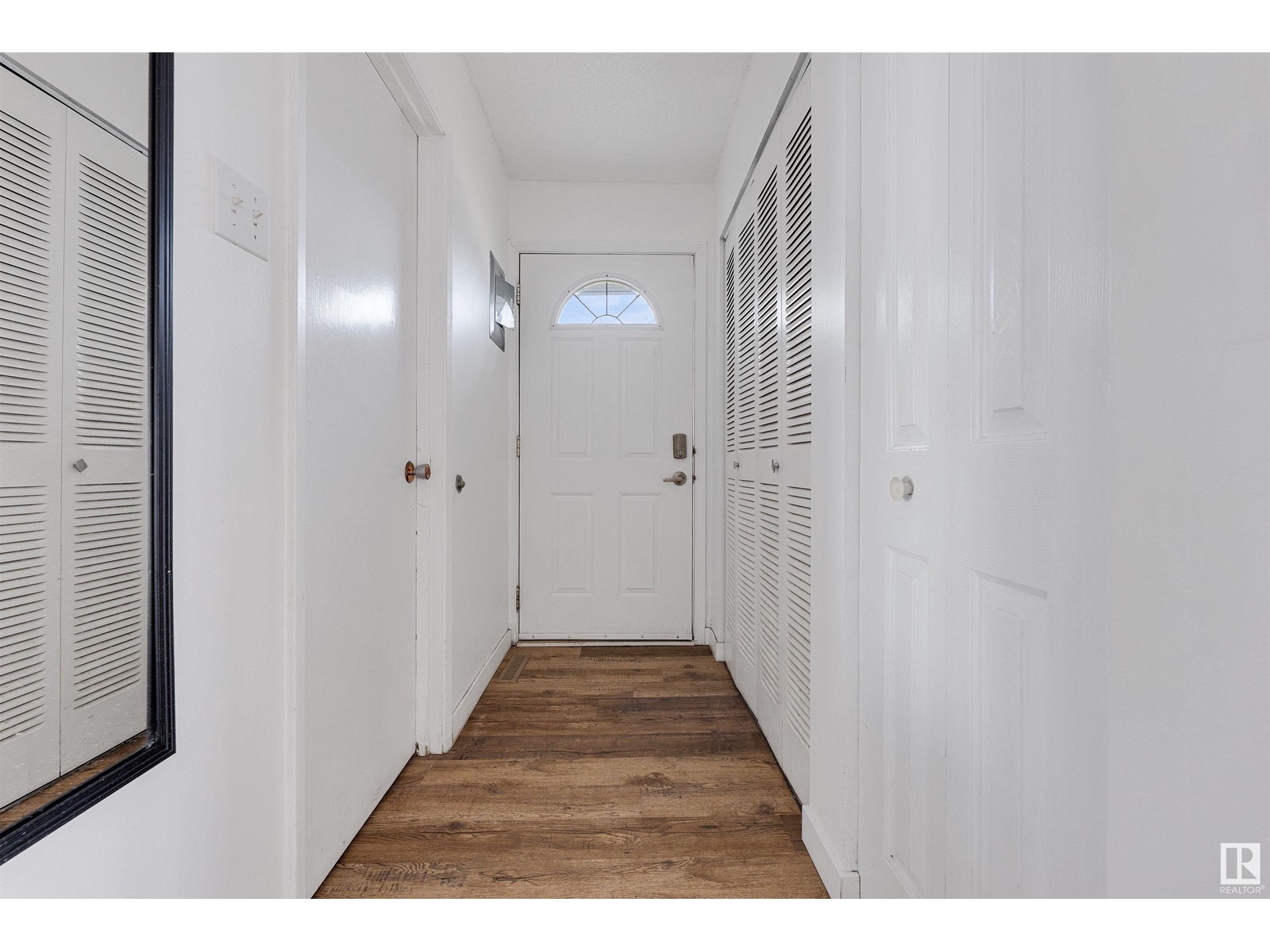 Property at 1C MEADOWLARK VG NW image 4