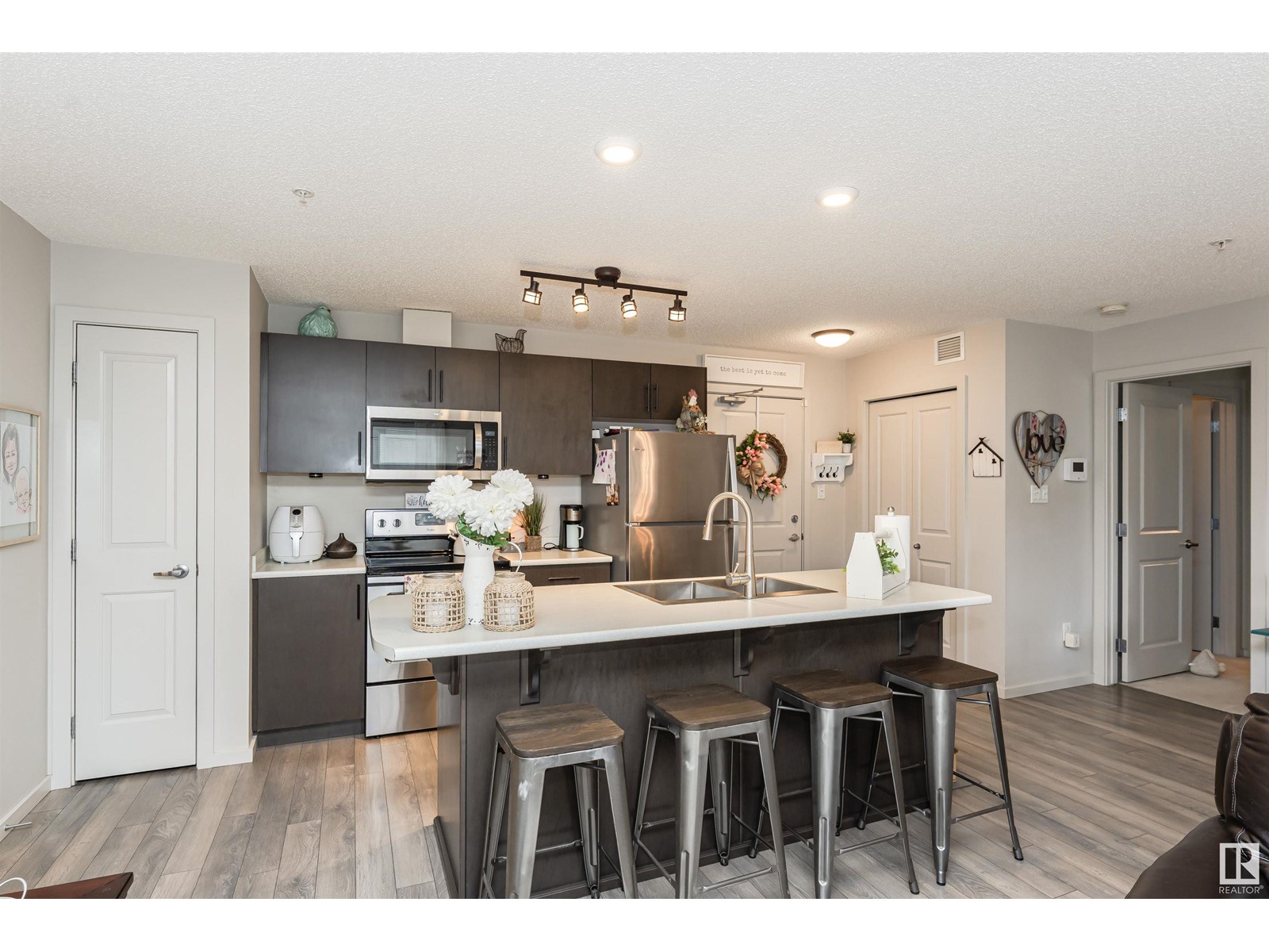 Property at #114 142 EBBERS BV NW image 1
