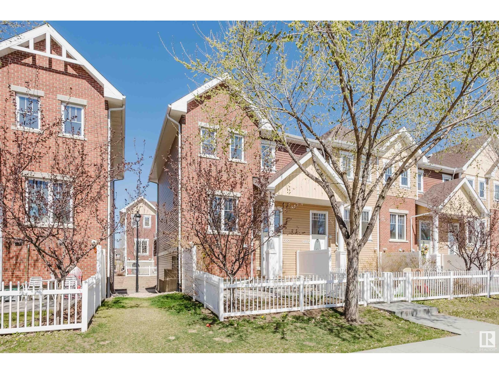 Property at 4882 TERWILLEGAR CM NW image 3