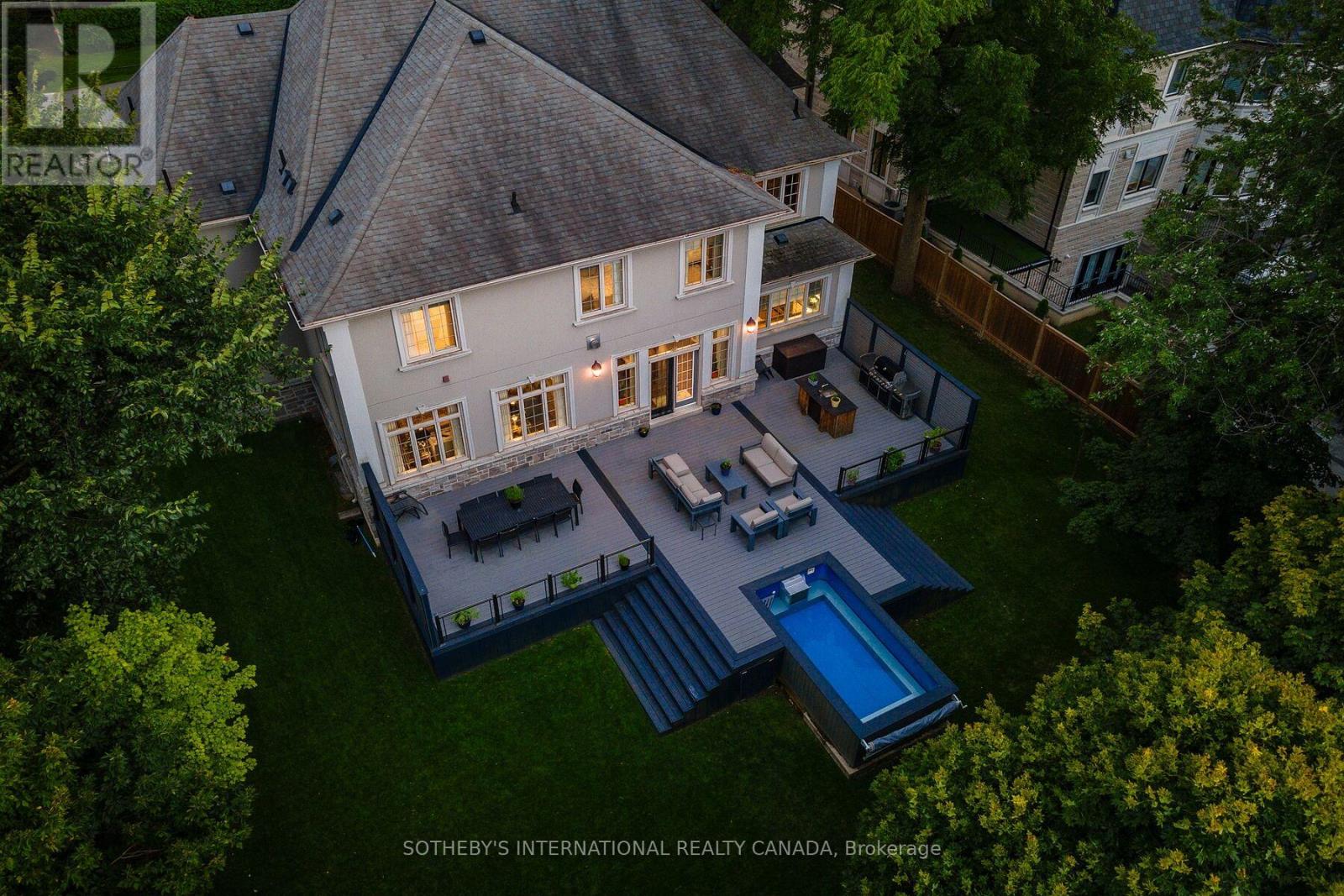 Property at 8 THORNHILL AVENUE image 2
