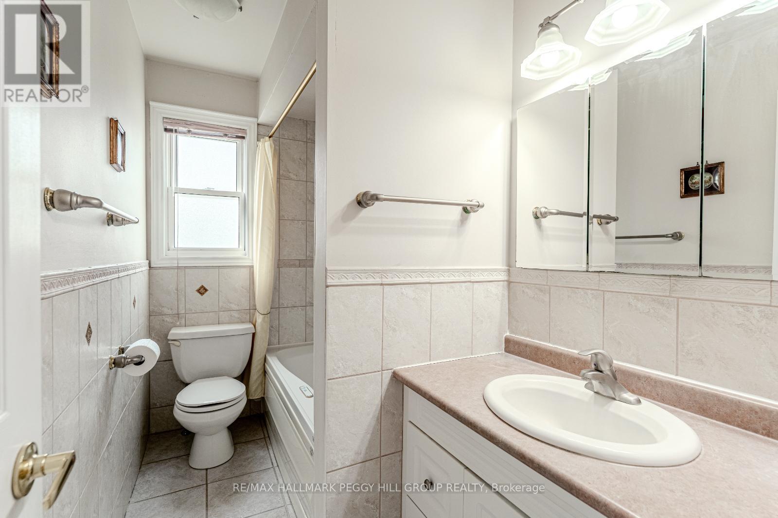 3782 Whitecap Drive, Innisfil, Ontario  L9S 2L4 - Photo 12 - N12120481