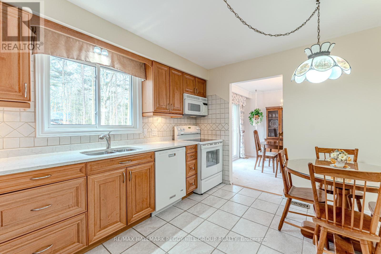 3782 Whitecap Drive, Innisfil, Ontario  L9S 2L4 - Photo 6 - N12120481