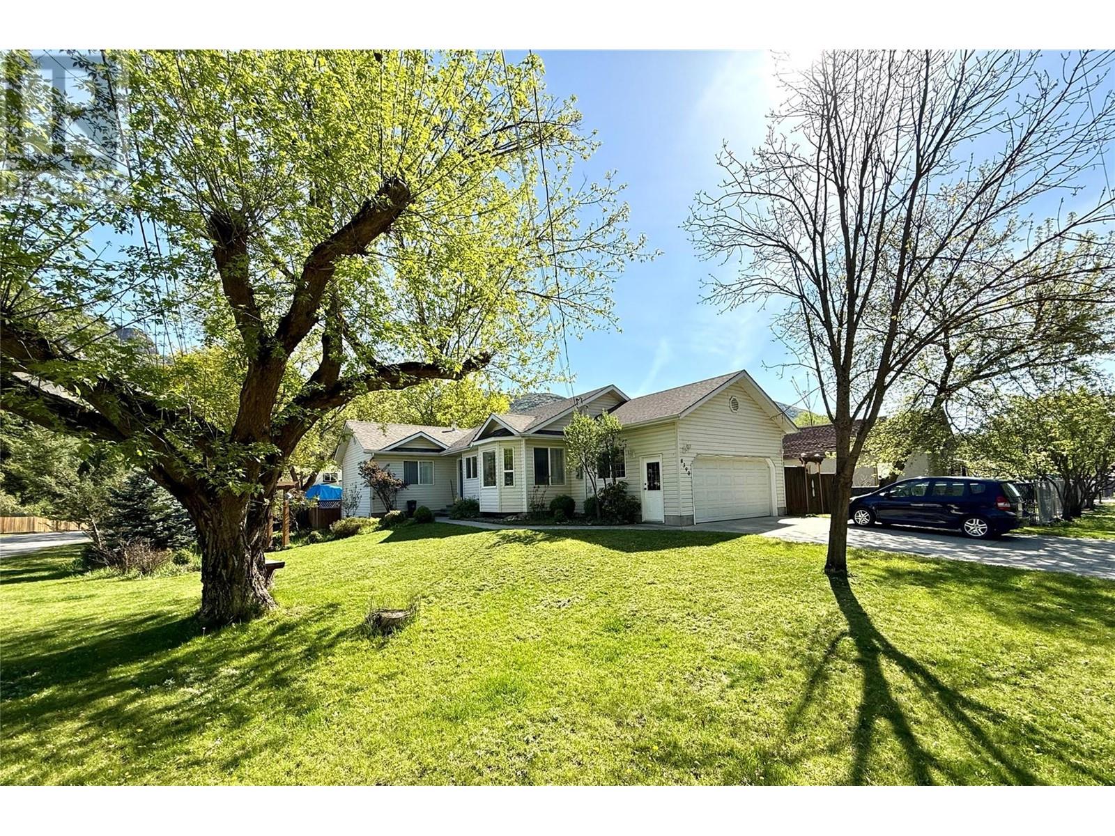 8390 RIVERSIDE Drive, Grand Forks, British Columbia