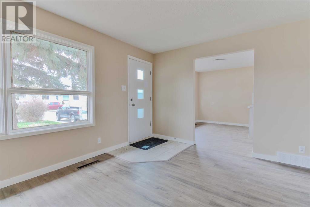 113 & 115 17 Street N, Lethbridge, Alberta  T1H 3C6 - Photo 4 - A2215839