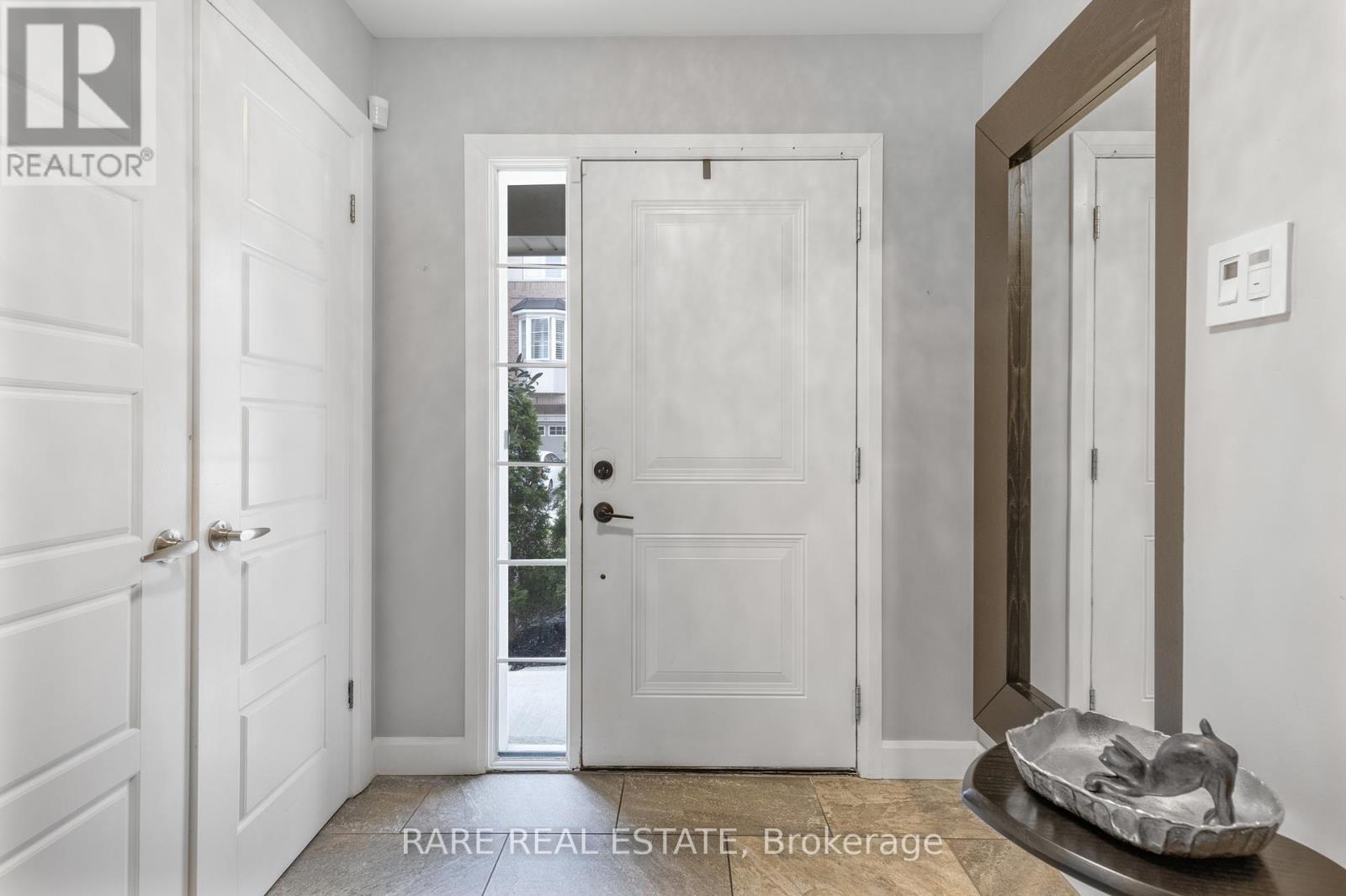 Property at 107 - 165 HAMPSHIRE WAY image 3