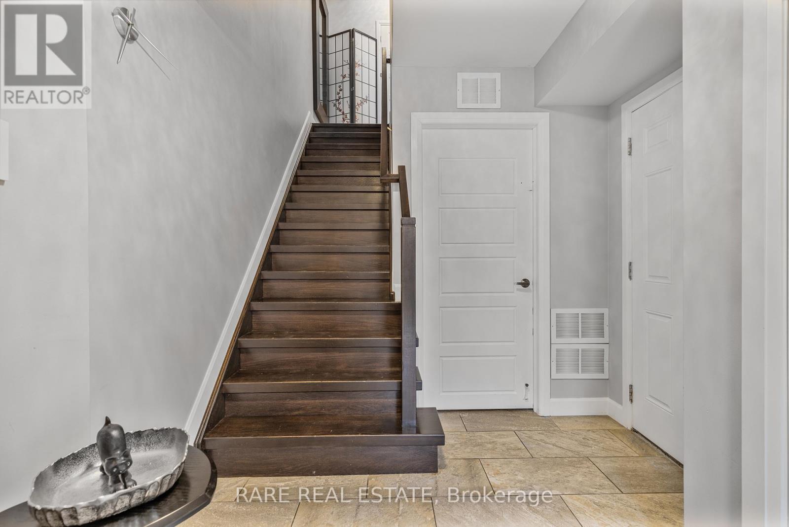 107 - 165 Hampshire Way, Milton (De Dempsey), Ontario  L9T 8M7 - Photo 4 - W12120321