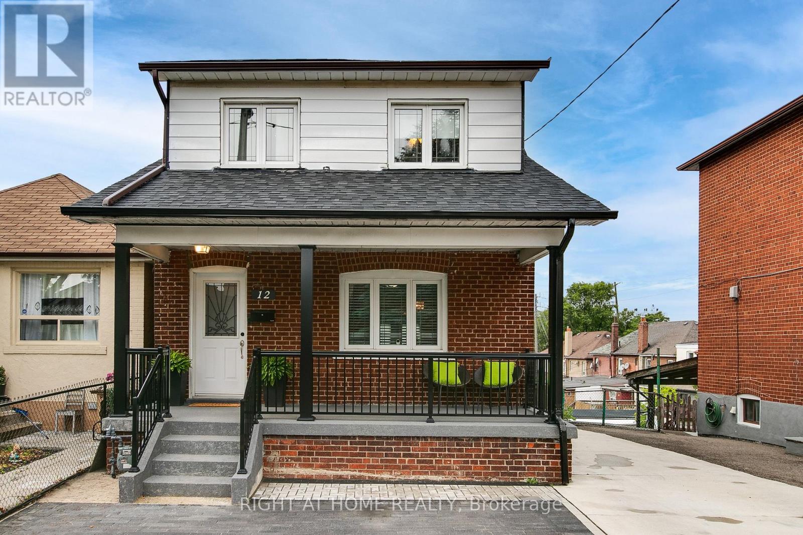 12 PORTER AVENUE, Toronto, Ontario