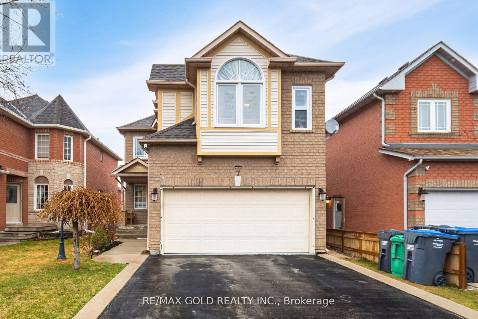 7 CREEKWOOD DRIVE, Brampton, Ontario