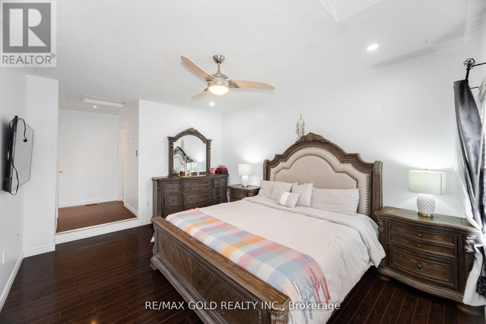 7 Creekwood Drive, Brampton (Snelgrove), Ontario  L7A 1G6 - Photo 24 - W12120435