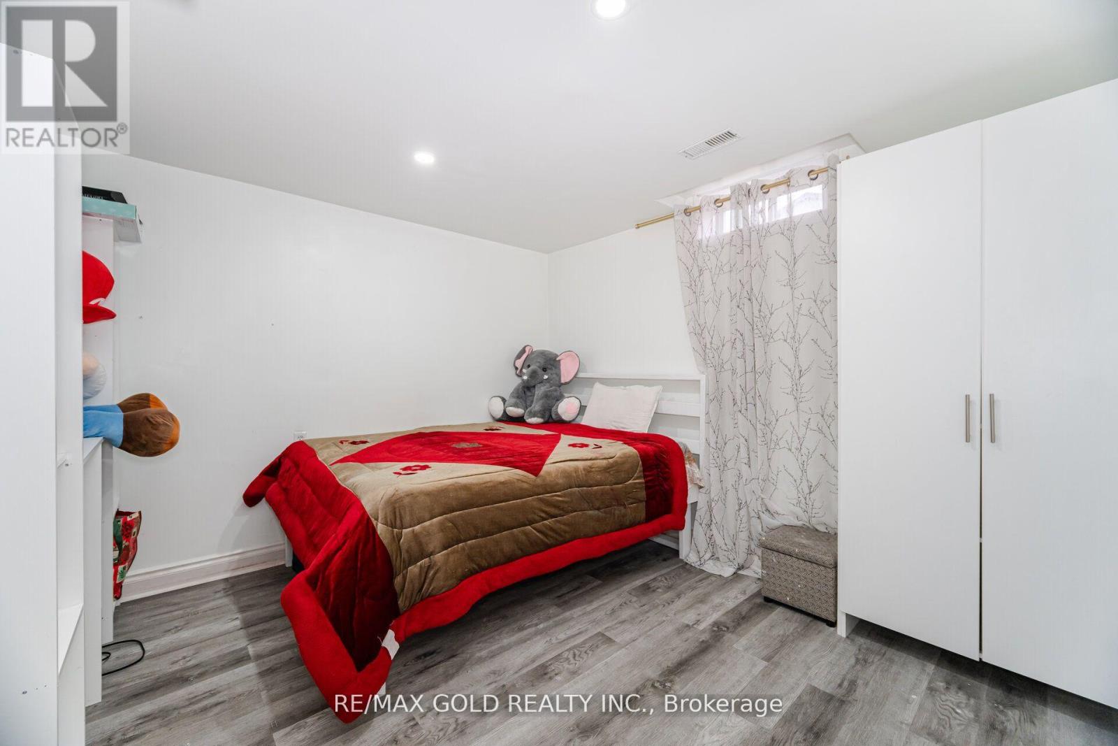 7 Creekwood Drive, Brampton (Snelgrove), Ontario  L7A 1G6 - Photo 42 - W12120435