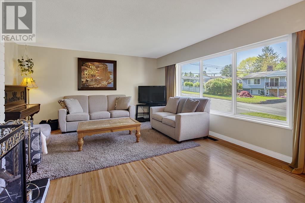 1451 Gloria Drive, Port Coquitlam, British Columbia  V3C 1E6 - Photo 6 - R2996347
