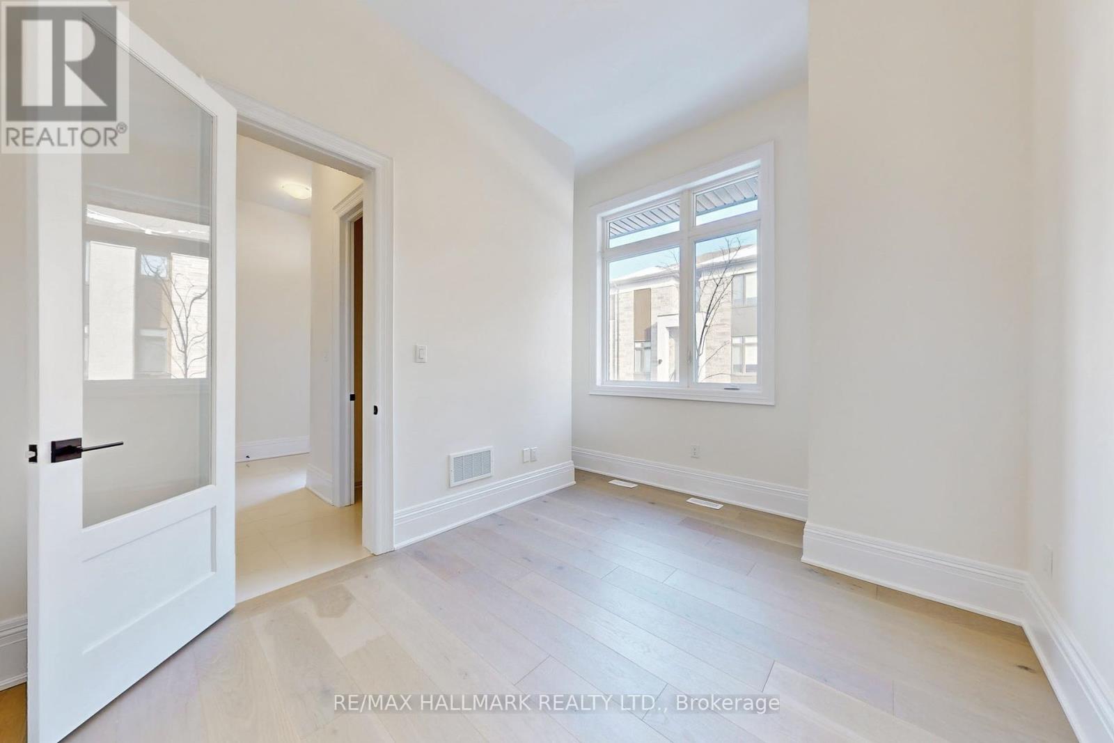 Property at 36 ROYAL HILL COURT image 3