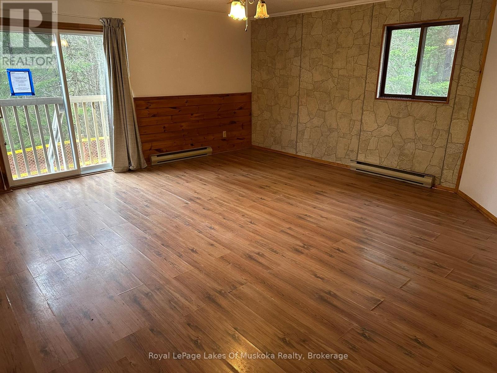 1326 Old North Road, Huntsville, Ontario  P1H 2J4 - Photo 5 - X12120560