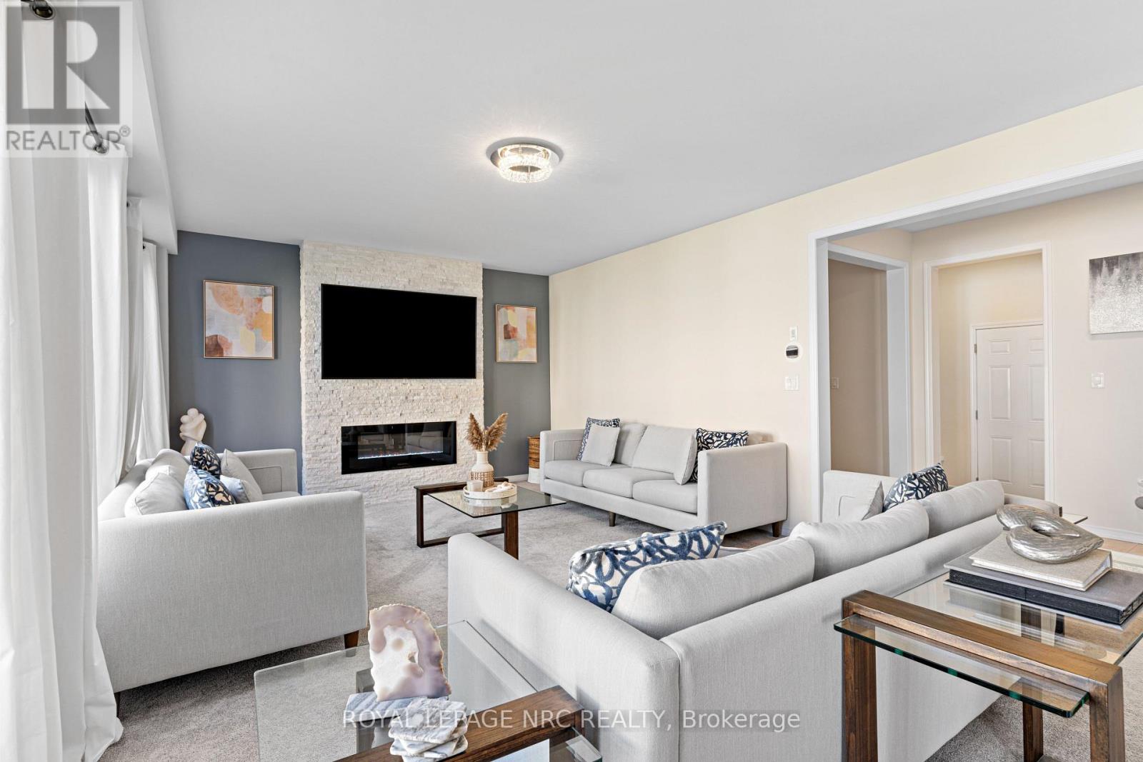 Property at 16 DOREEN DRIVE image 4