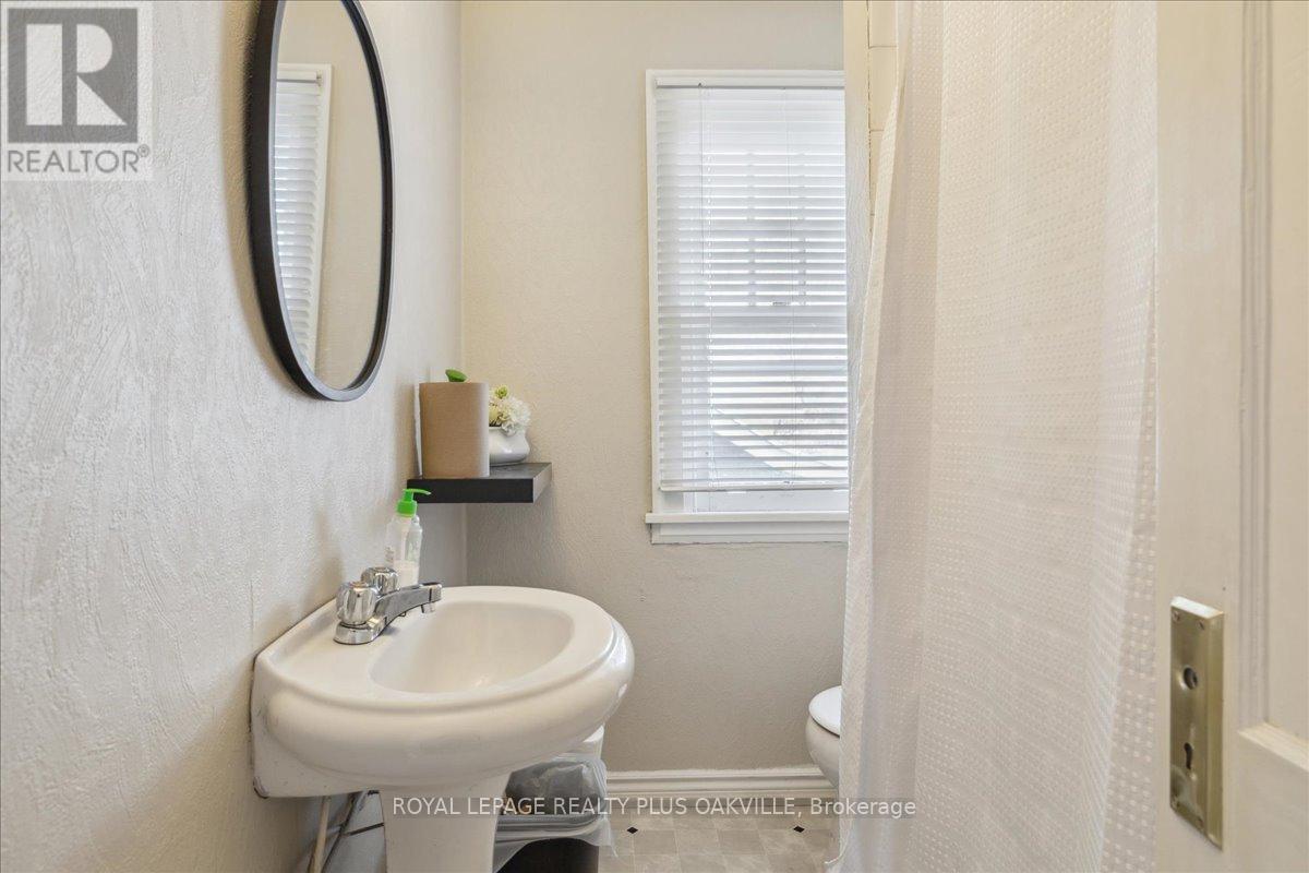 294 Dundas Street E, Hamilton (Waterdown), Ontario  L0R 2H0 - Photo 18 - X12120464