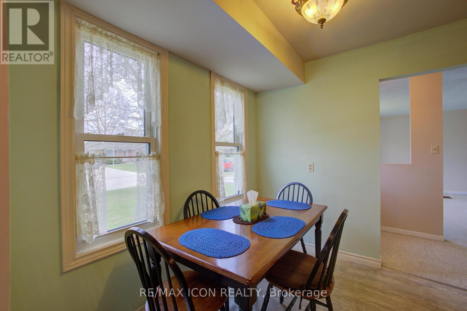 271 Forest Glen Crescent, Wellington North (Mount Forest), Ontario  N0G 2L2 - Photo 12 - X12120530