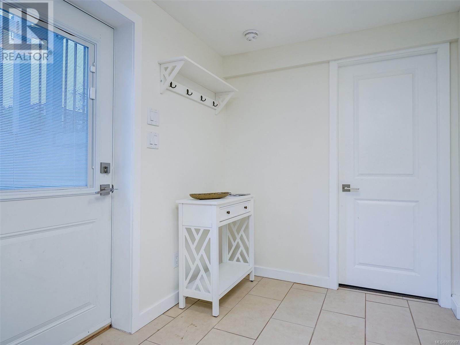 4447 Narvaez Cres, Saanich, British Columbia  V8N 2S7 - Photo 34 - 983087