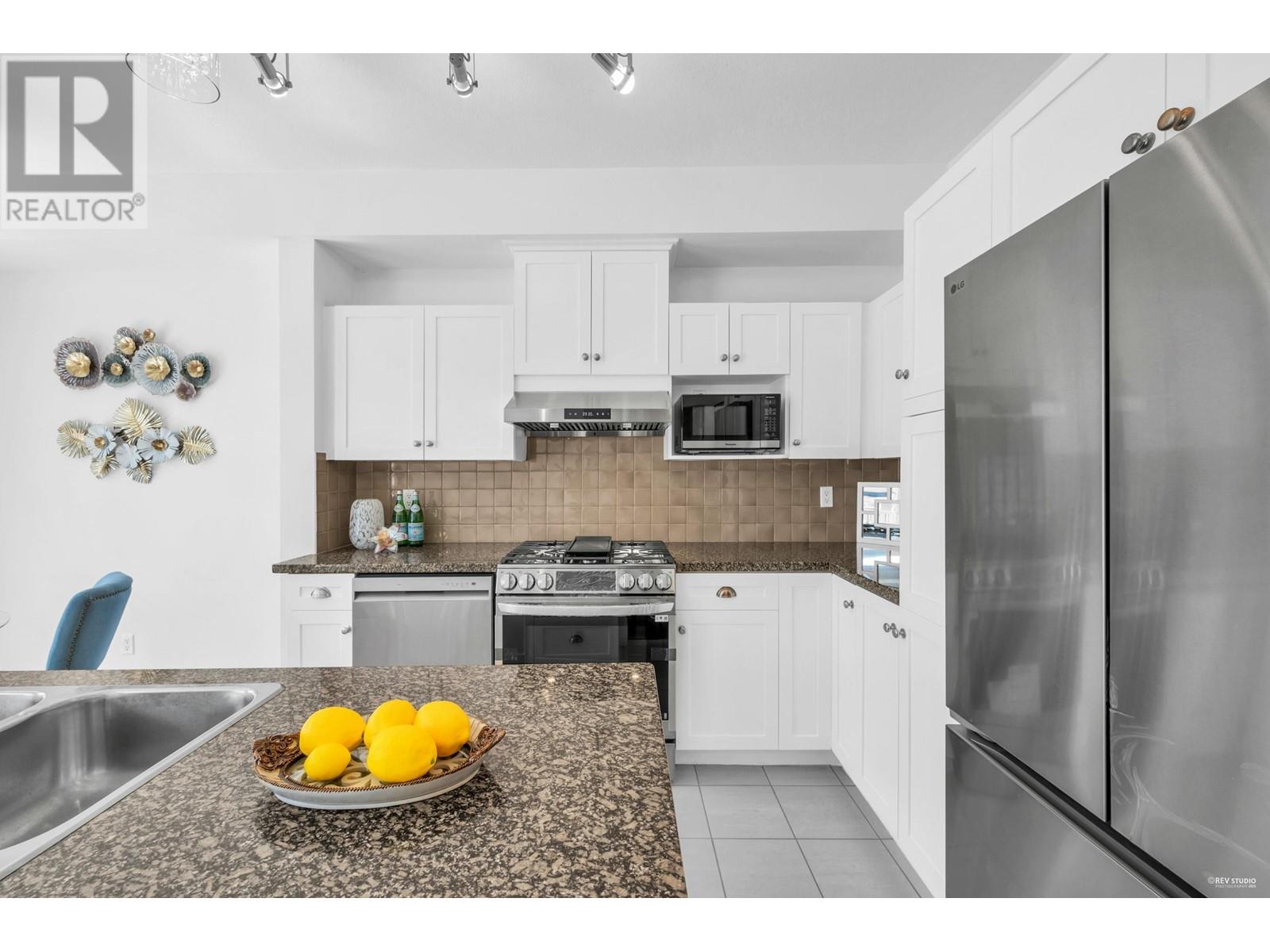 Listing Picture 15 of 40 : 980 W 58TH AVENUE, Vancouver / 溫哥華 - 魯藝地產 Yvonne Lu Group - MLS Medallion Club Member