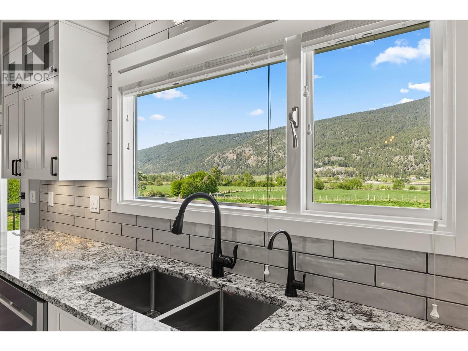 8517 Colt Road, Kamloops, British Columbia  V0E 1Z0 - Photo 15 - 10345573