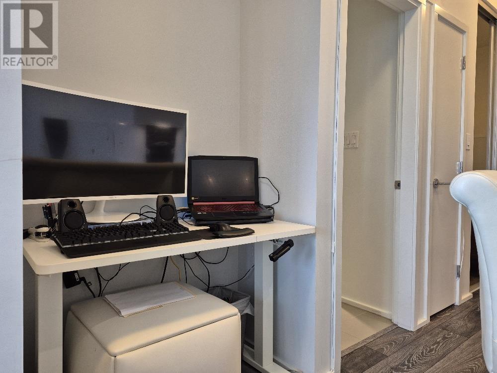Listing Picture 13 of 27 : 3507 1955 ALPHA WAY, Burnaby / 本拿比 - 魯藝地產 Yvonne Lu Group - MLS Medallion Club Member
