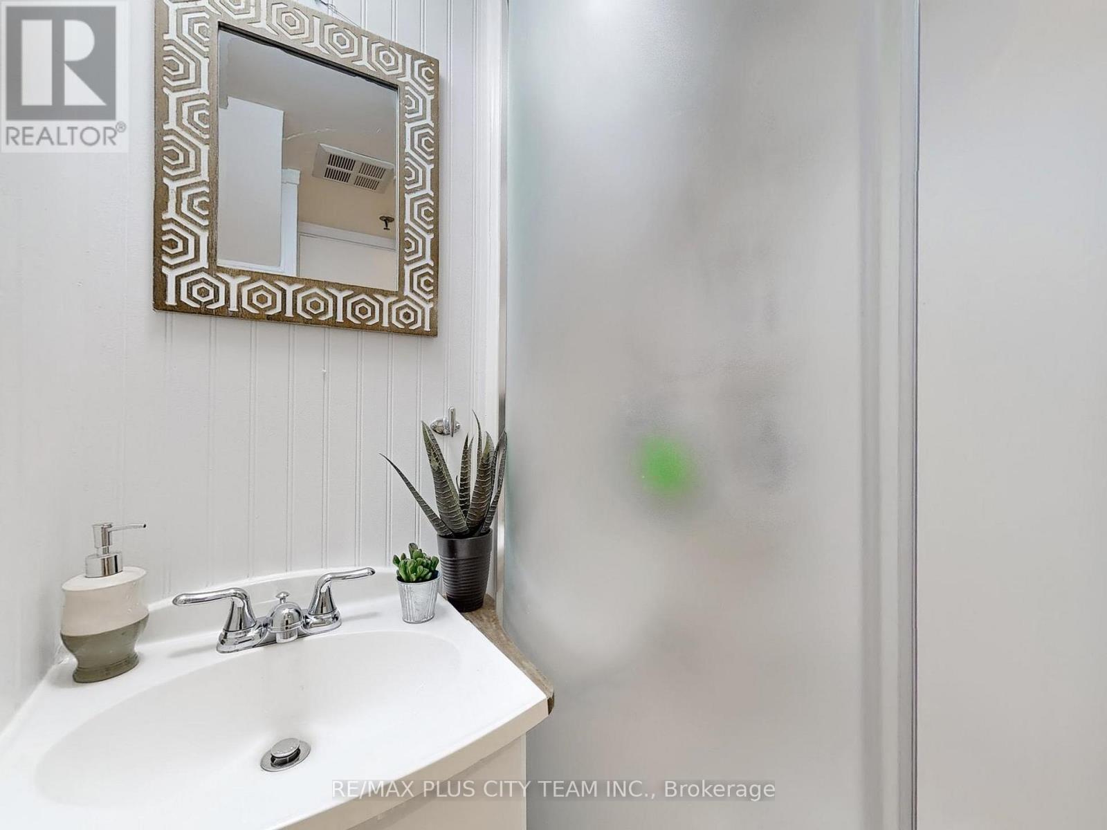 Th 112 - 60 Homewood Avenue, Toronto, Ontario  M4Y 2X4 - Photo 29 - C12117191