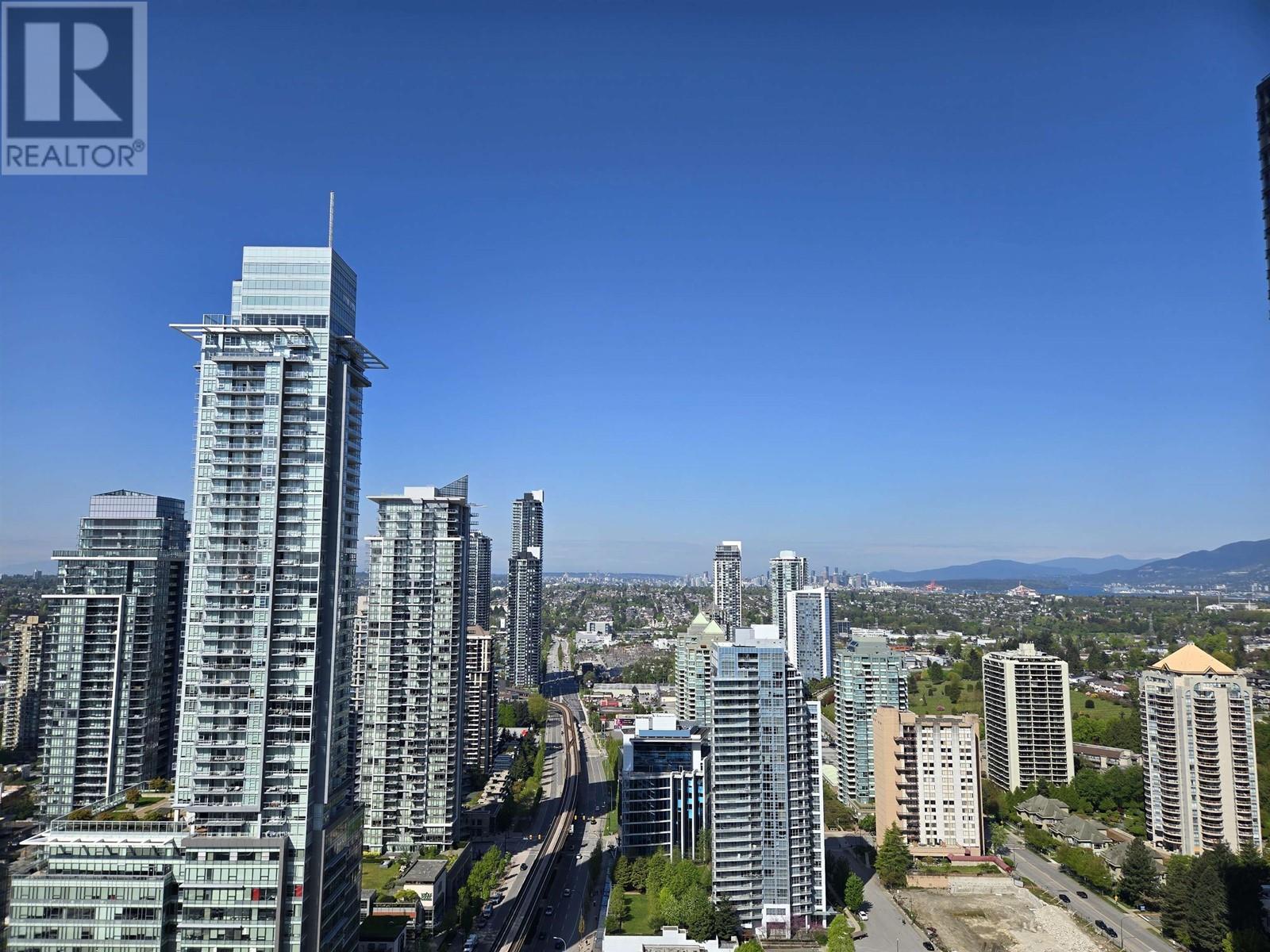 Listing Picture 10 of 27 : 3507 1955 ALPHA WAY, Burnaby / 本拿比 - 魯藝地產 Yvonne Lu Group - MLS Medallion Club Member