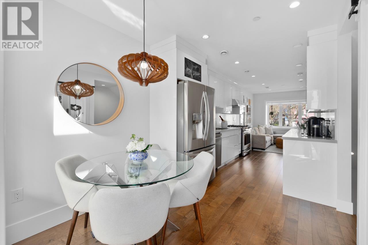 Listing Picture 12 of 39 : 2248 GRANT STREET, Vancouver / 溫哥華 - 魯藝地產 Yvonne Lu Group - MLS Medallion Club Member