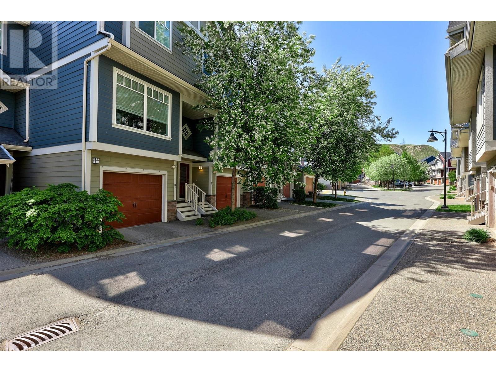 Property at 2860 Valleyview Drive Unit# 4 image 3