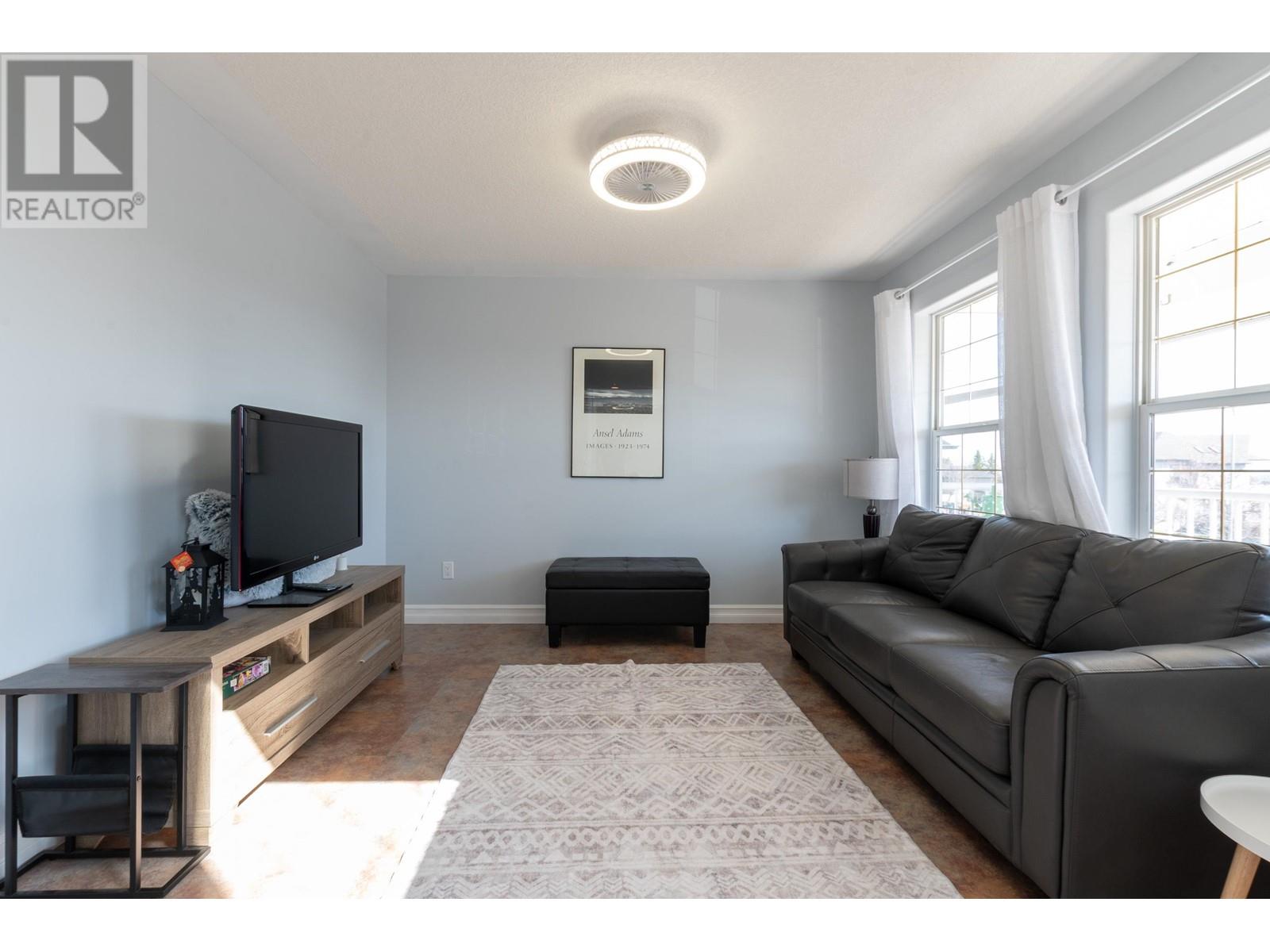 Property at 6903 WESTMOUNT DRIVE image 4
