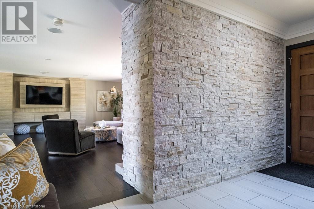 Property at 822 DANFORTH Place image 3