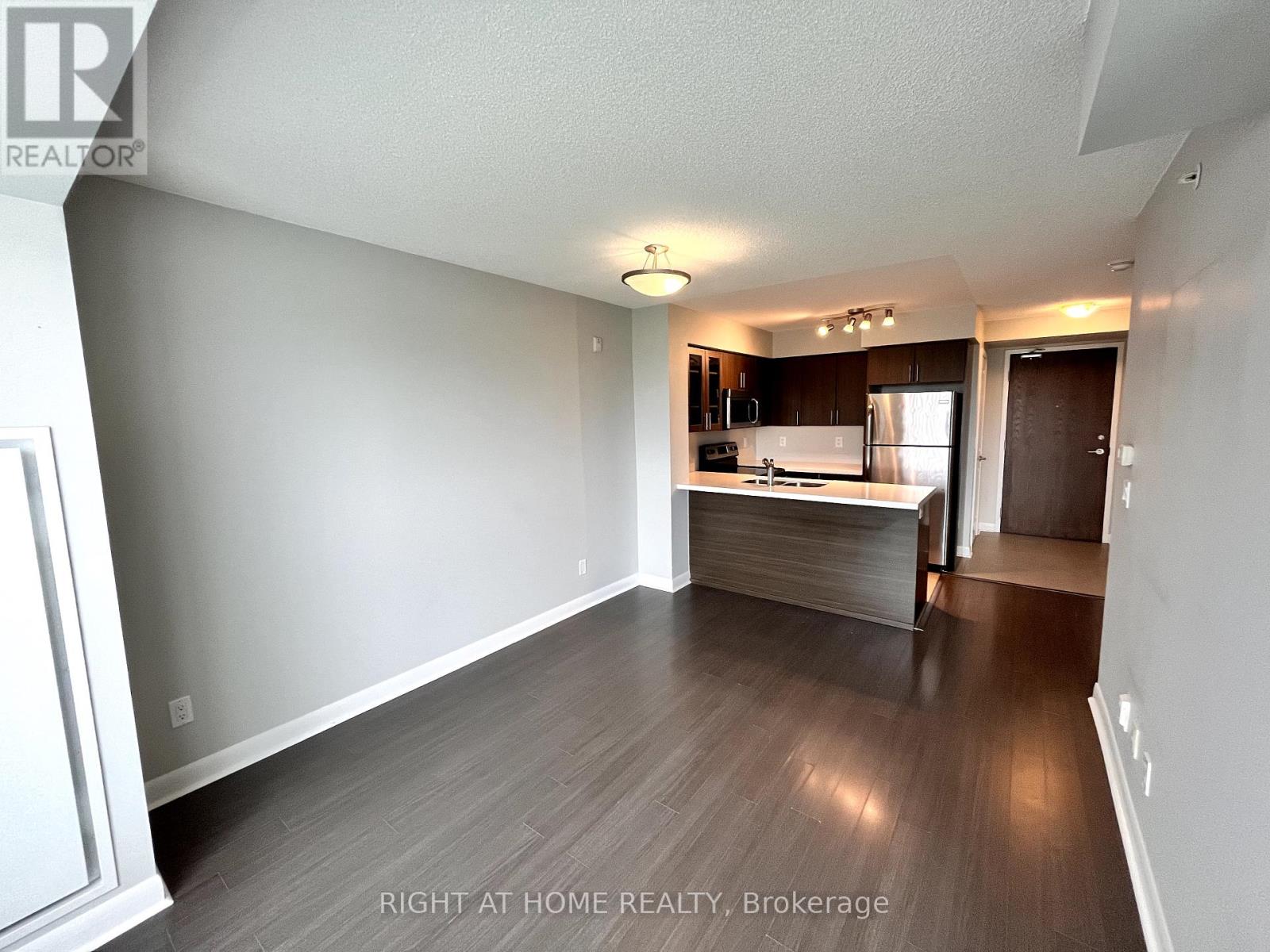 607 - 75 Norman Bethune Avenue, Richmond Hill, Ontario  L4B 0B6 - Photo 9 - N12043414