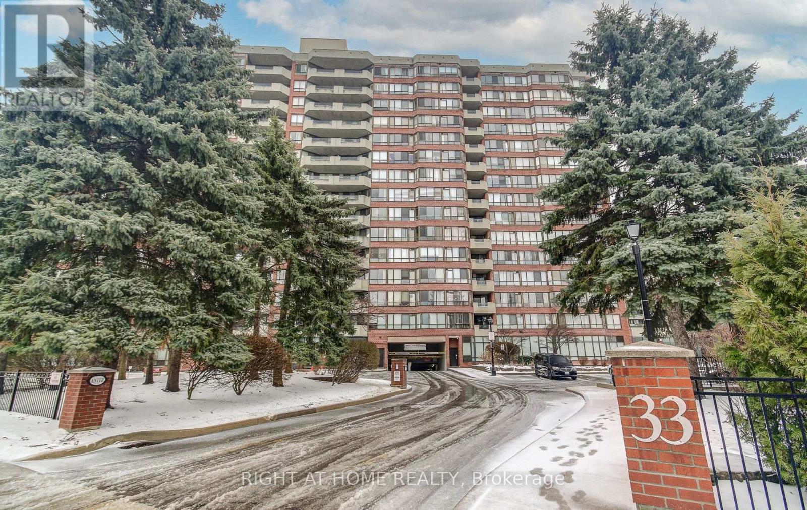507 - 33 Weldrick Road E, Richmond Hill, Ontario  L4C 8W4 - Photo 1 - N12060829