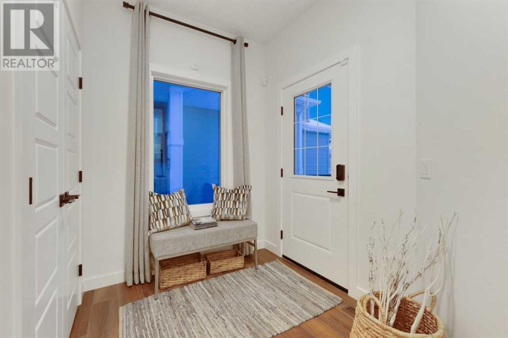 Property at 739 Langley Terrace SE image 2