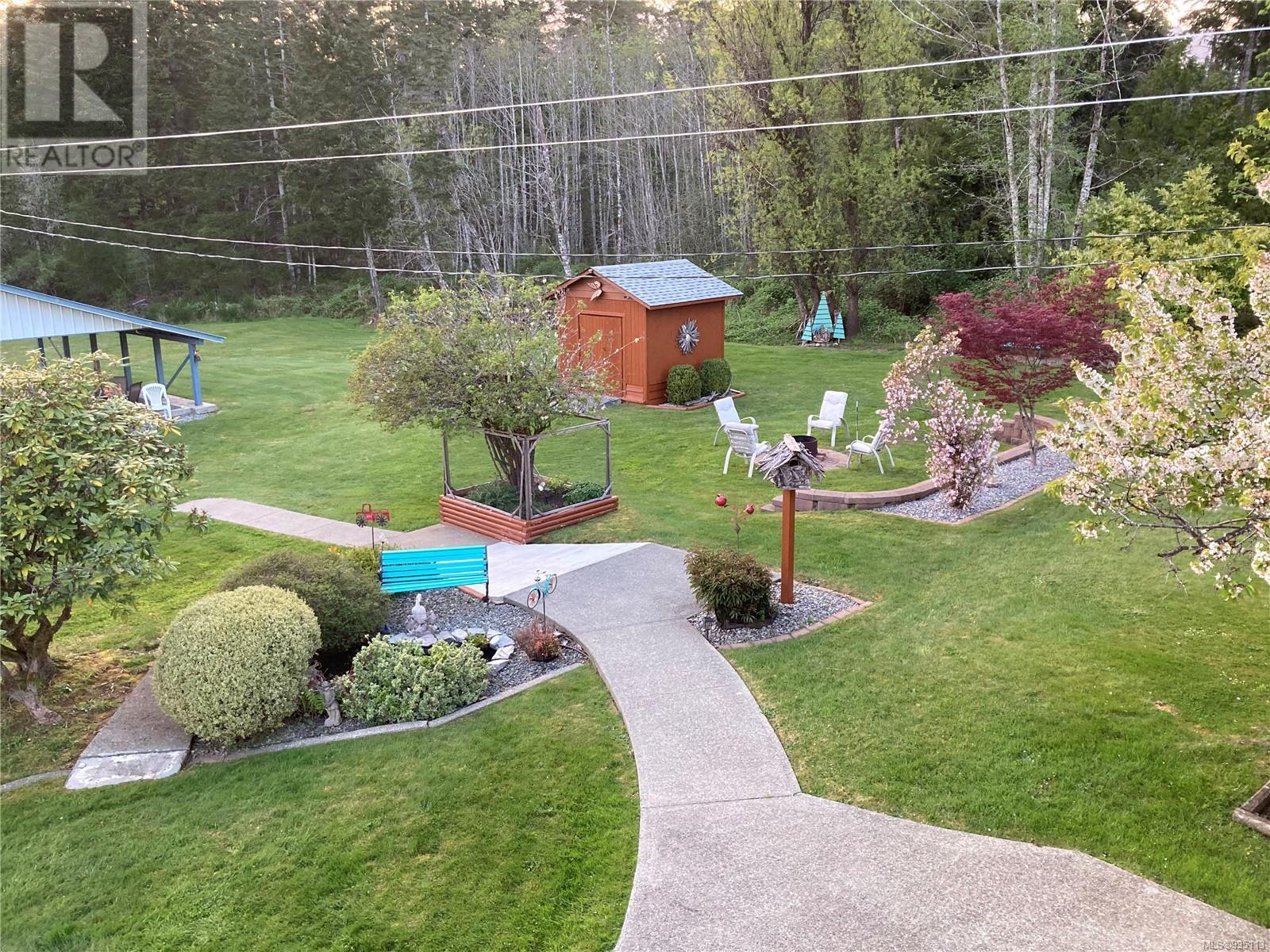 Property at 5854 Strathcona St image 2