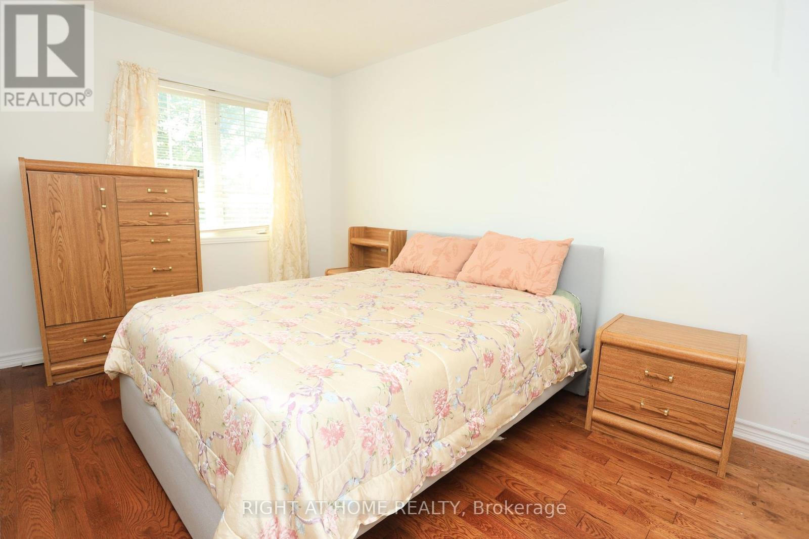 165 Zia Dodda Crescent, Brampton, Ontario  L6P 1T2 - Photo 9 - W11963357