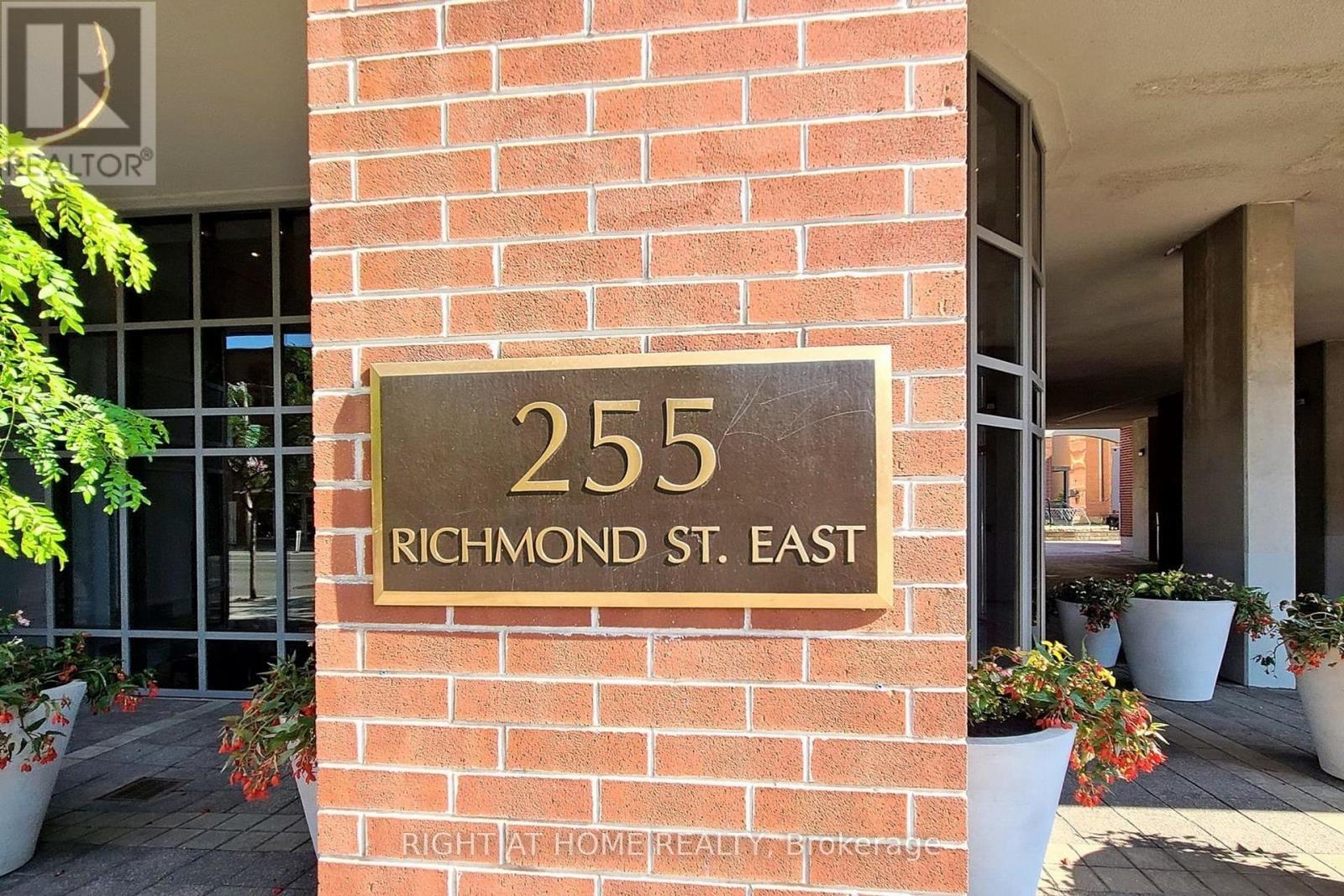 401 - 255 Richmond Street E, Toronto, Ontario  M5A 4T7 - Photo 3 - C12023897