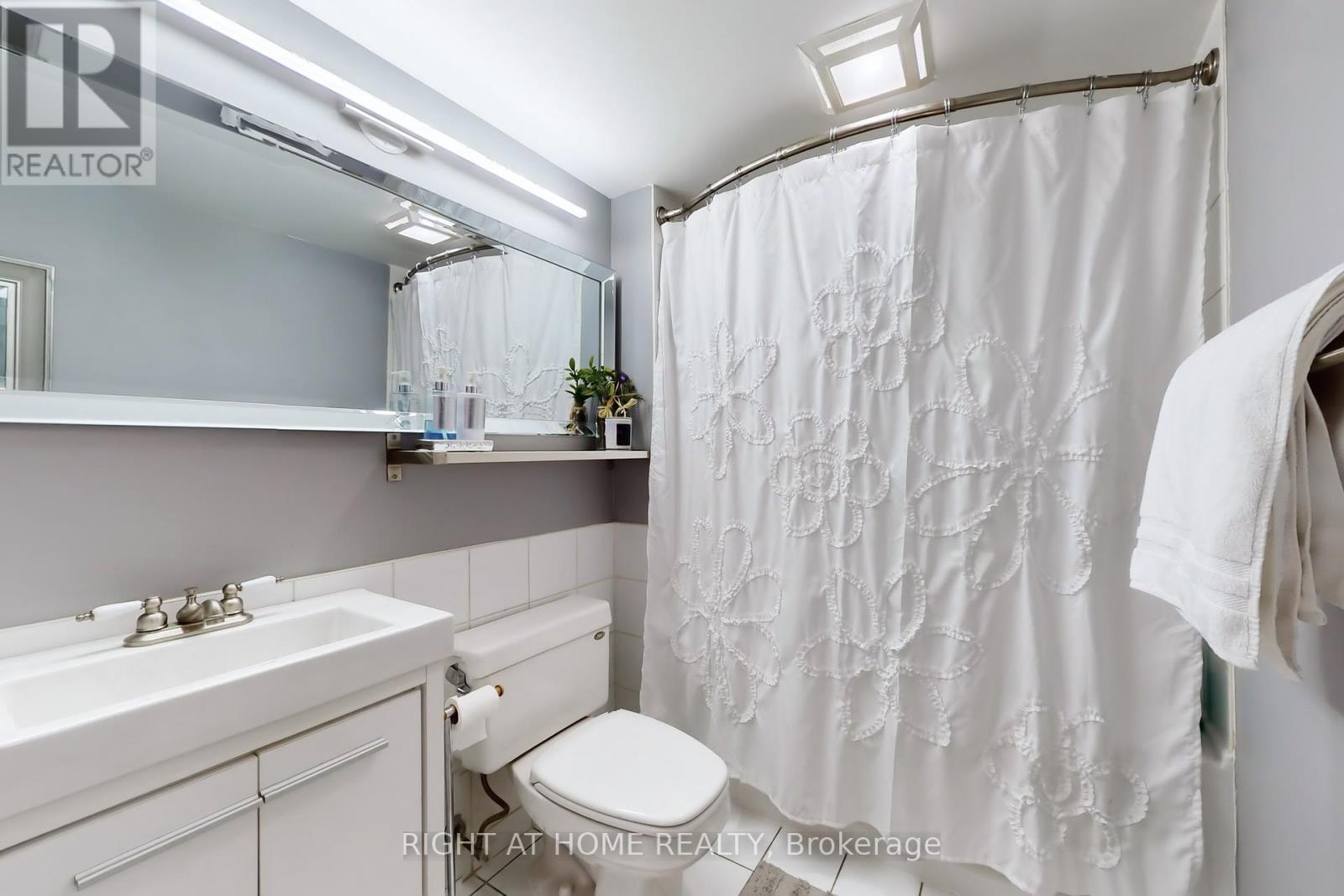 401 - 255 Richmond Street E, Toronto, Ontario  M5A 4T7 - Photo 34 - C12023897