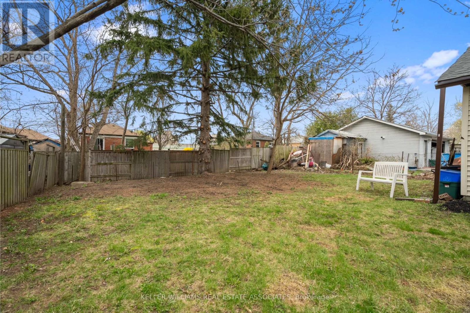 557 Exbury Crescent, Mississauga, Ontario  L5G 2P5 - Photo 35 - W12115866