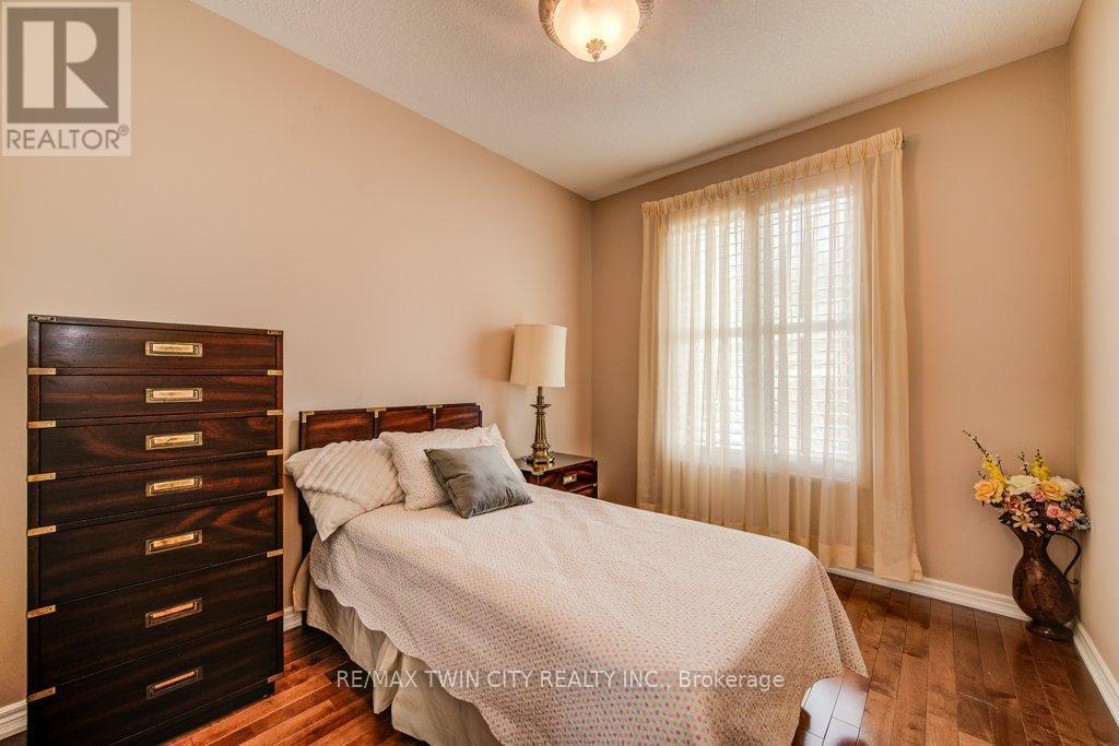 107 - 20 Isherwood Avenue, Cambridge, Ontario  N1R 8P9 - Photo 4 - X12076946