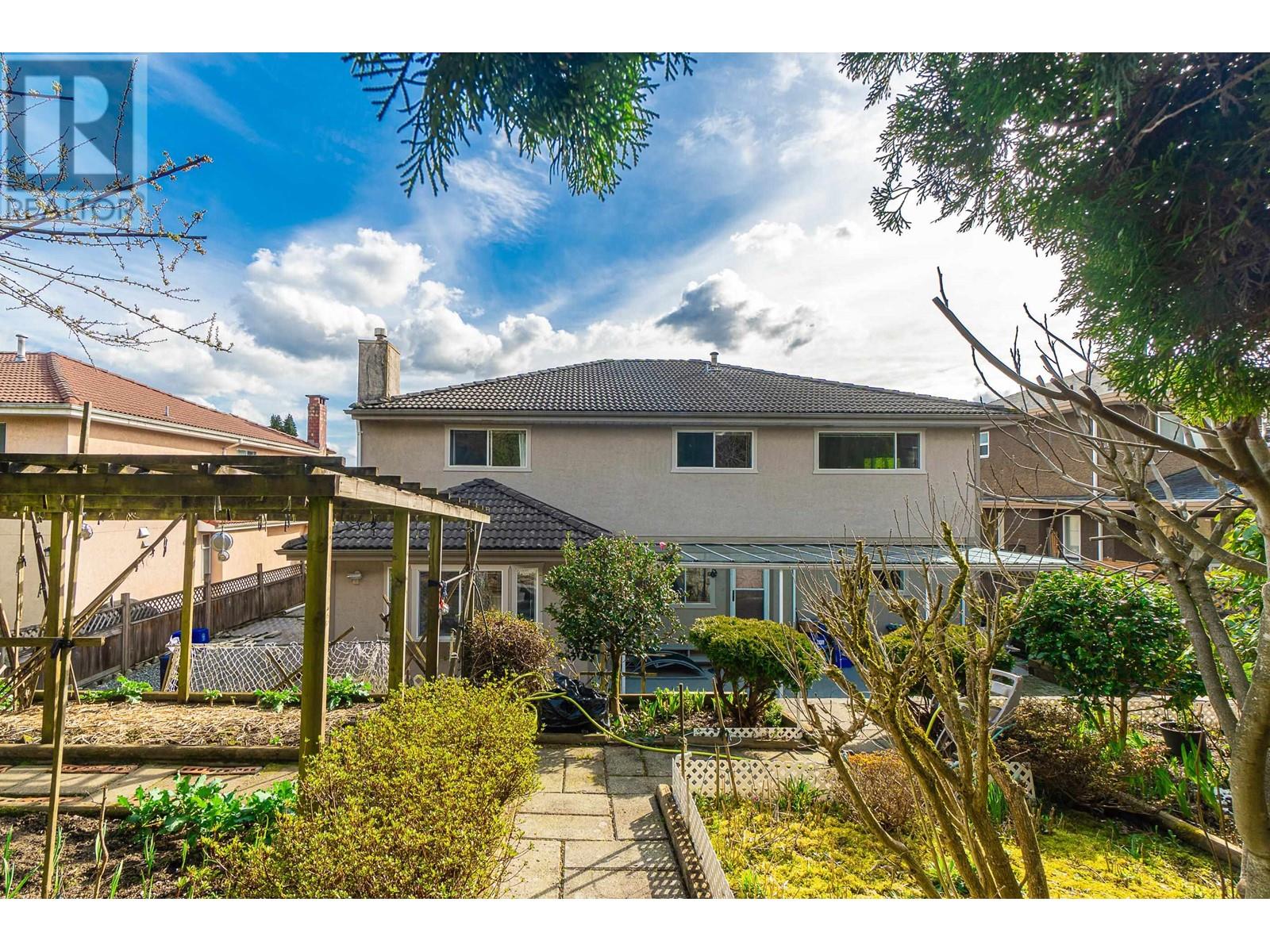 Listing Picture 31 of 35 : 6169 LOCHDALE STREET, Burnaby / 本拿比 - 魯藝地產 Yvonne Lu Group - MLS Medallion Club Member