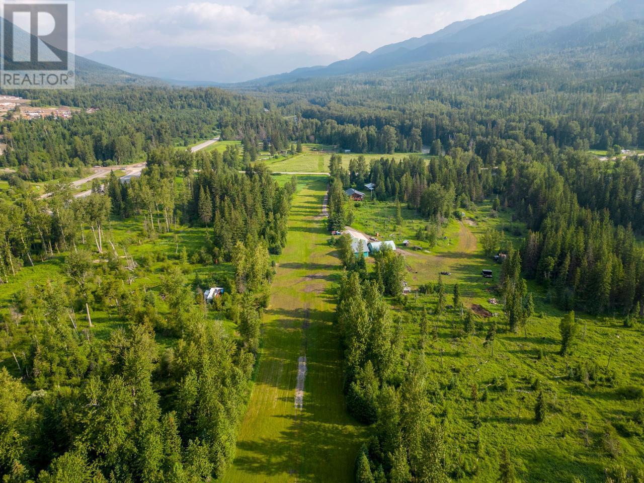 6542 Morrissey Road, Elk Valley, British Columbia  V0B 1M1 - Photo 3 - 2471199