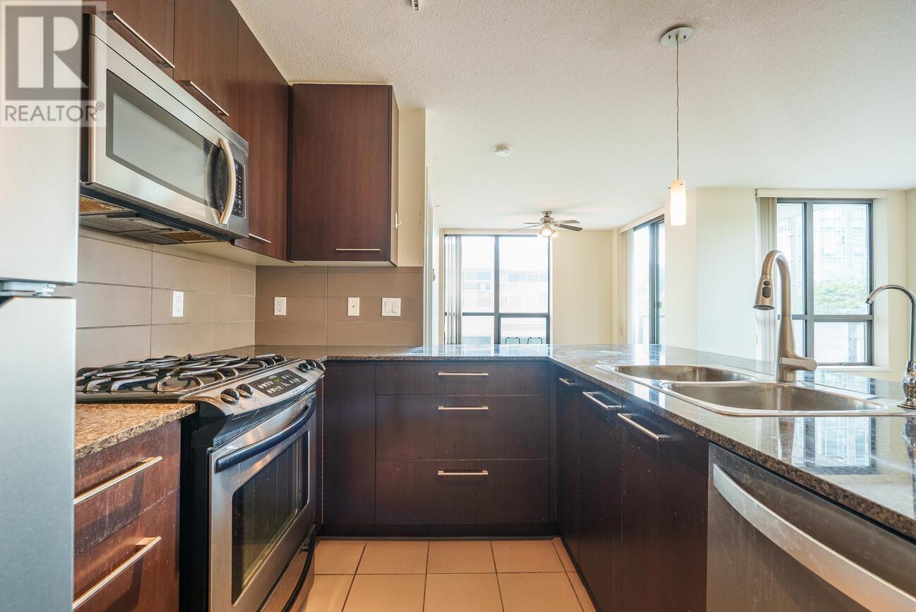505 2979 Glen Drive, Coquitlam, British Columbia  V3B 0B2 - Photo 2 - R2995892