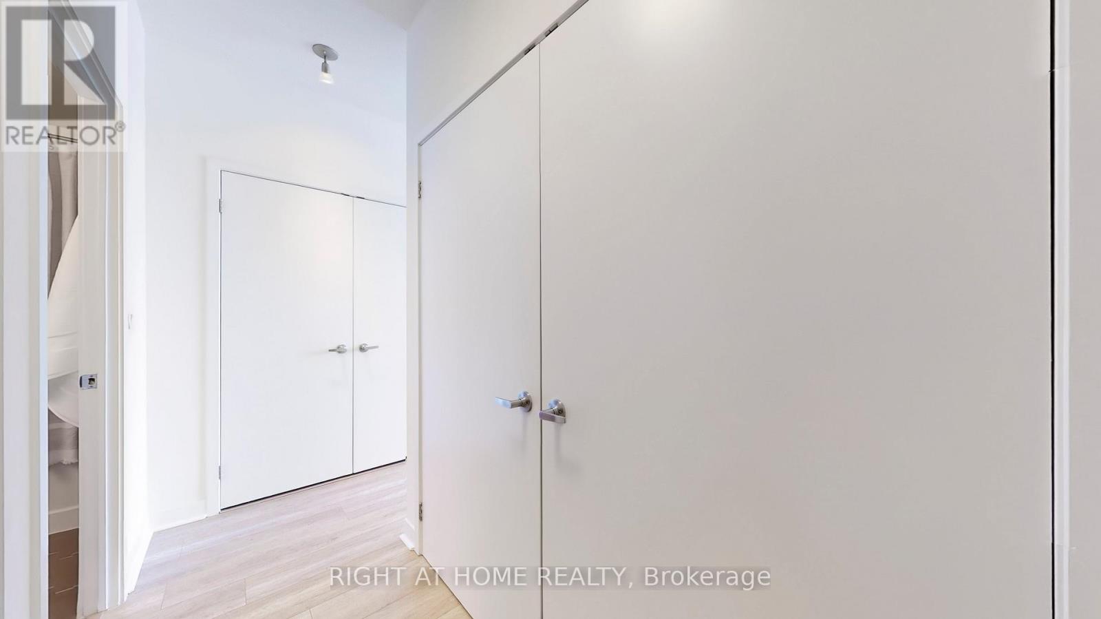 2601 - 360 Square One Drive, Mississauga, Ontario  L5B 0G7 - Photo 17 - W12030495